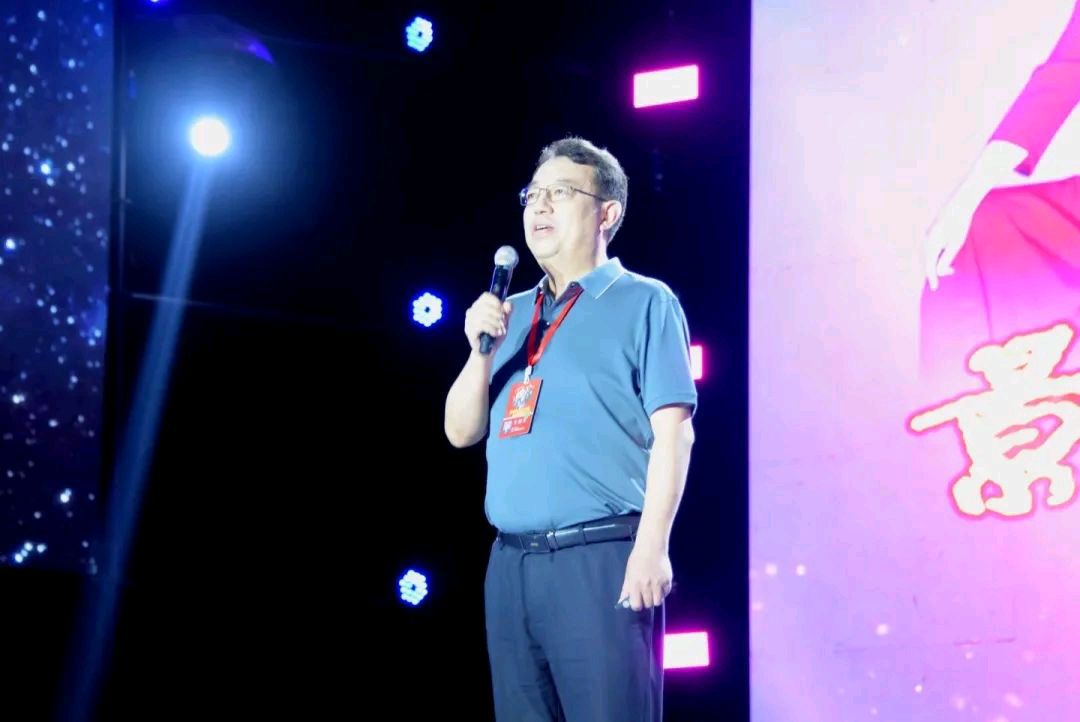 重磅!“景阳冈·赖茆酱酒巨星演唱会”在聊城体育场激情唱响!(图3)