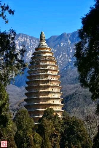 徐迅的《咏嵩山》