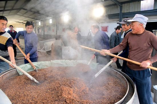 热烈祝贺醉一斗酒业集团荣膺2023年“聊·胜一筹!”品牌第一批授权企业(图8)