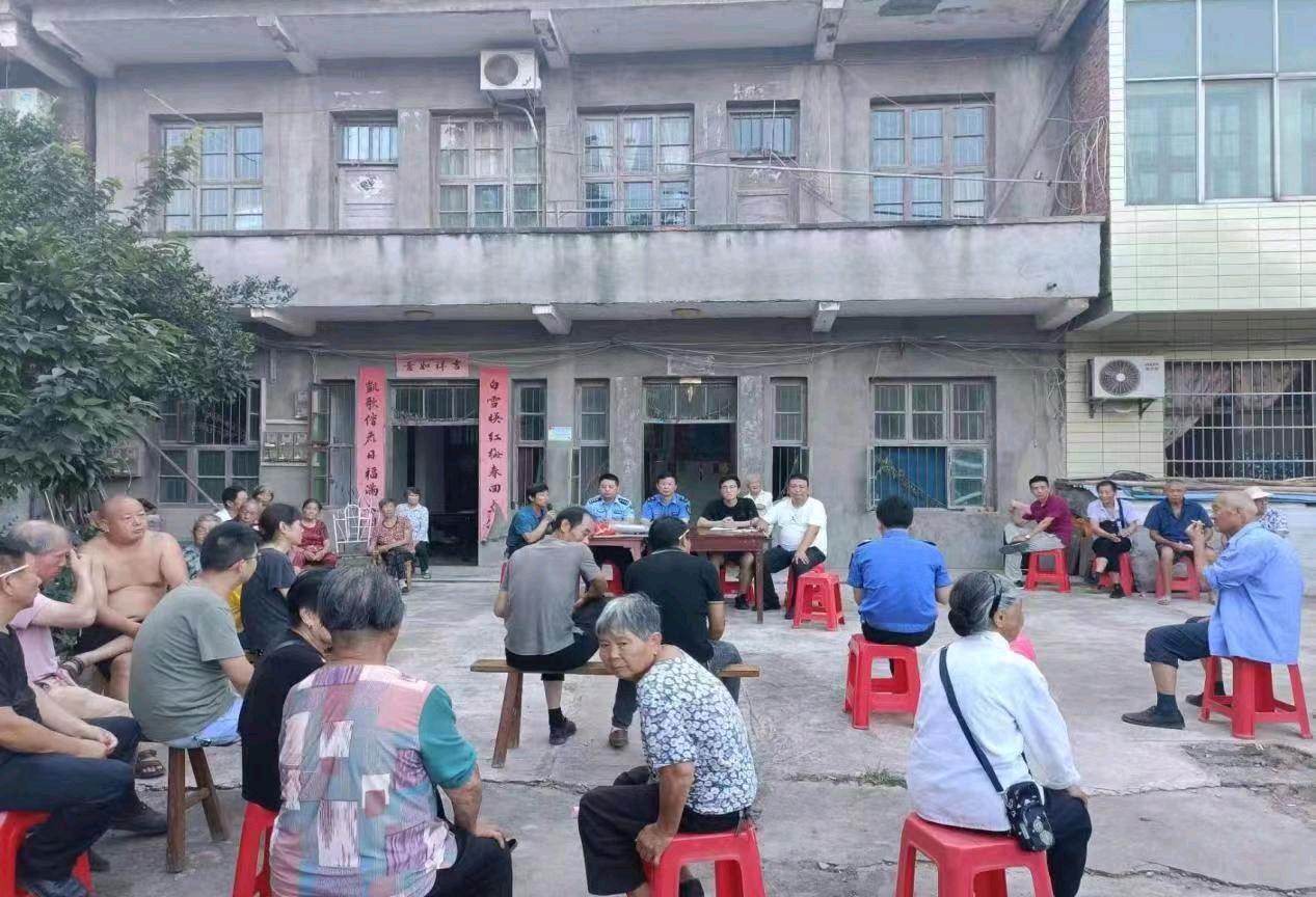 湖北武穴市田家镇执法分局“垸子夜话”政策宣讲暖民心（图4）