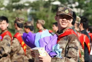 请欣赏四位金牌主播诵读白玉恩老师的《八一情怀》编辑//海纳百川【中国长江文学社】有声文学平台【第6281期】（图4）
