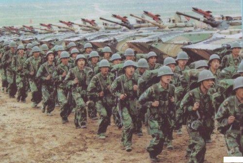请欣赏四位金牌主播诵读白玉恩老师的《八一情怀》编辑//海纳百川【中国长江文学社】有声文学平台【第6281期】（图5）