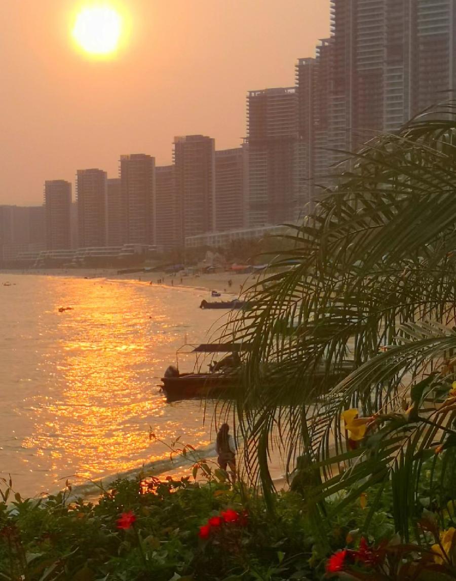 【凭栏望海有感】（外一首）文／磊怀（图3）