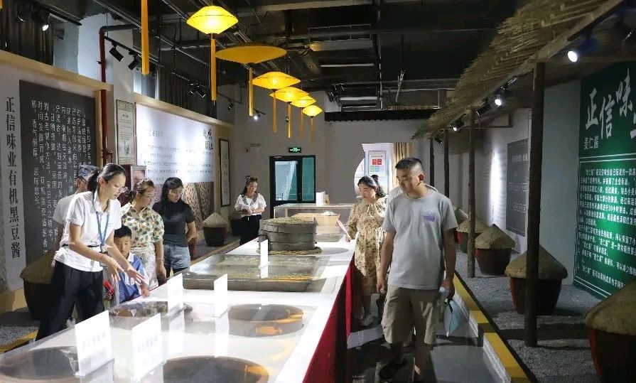 跨越山海·携手未来: 聊城—海北州“藏汉一家亲”结对联谊活动走进山东正信味业食品有限公司(图8)
