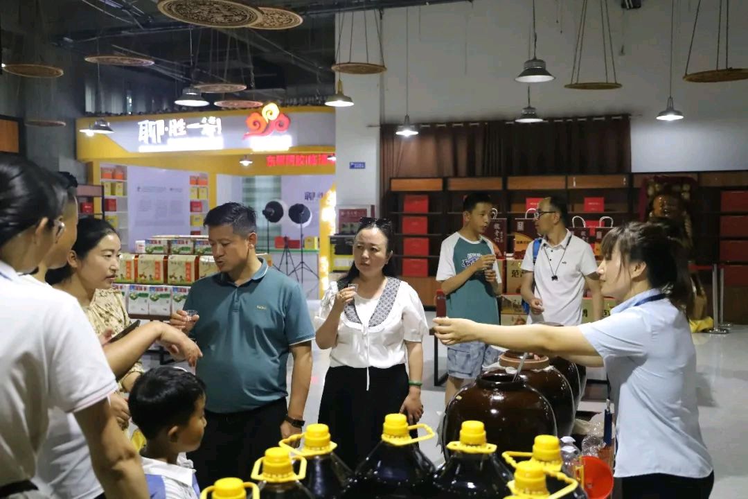 跨越山海·携手未来: 聊城—海北州“藏汉一家亲”结对联谊活动走进山东正信味业食品有限公司(图12)