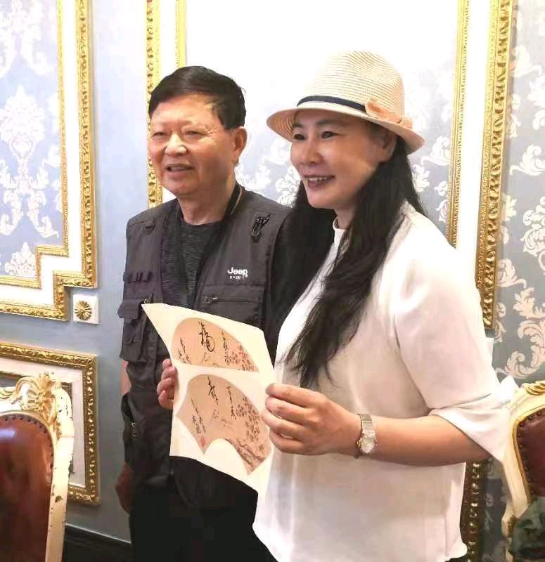 【西部风微刊】特稿:著名旅日画家钱根成作品研讨会在沪举办,报界大佬袁德礼名嘴杨家俩人主持(图7)
