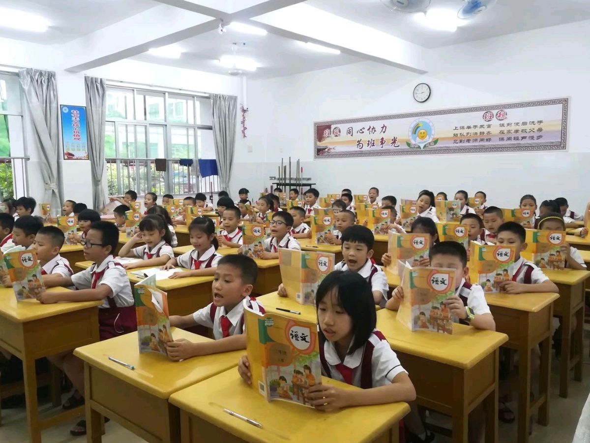 籣馨朗诵【校园里又响起朗朗的读书声】作者/蓝波（图5）