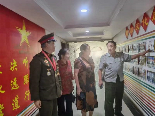 刘航军等人莅临西安“老兵之家”视察工作（图10）