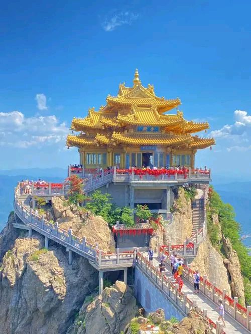 《七律 · 老君山》诗人：柳鸣（图3）