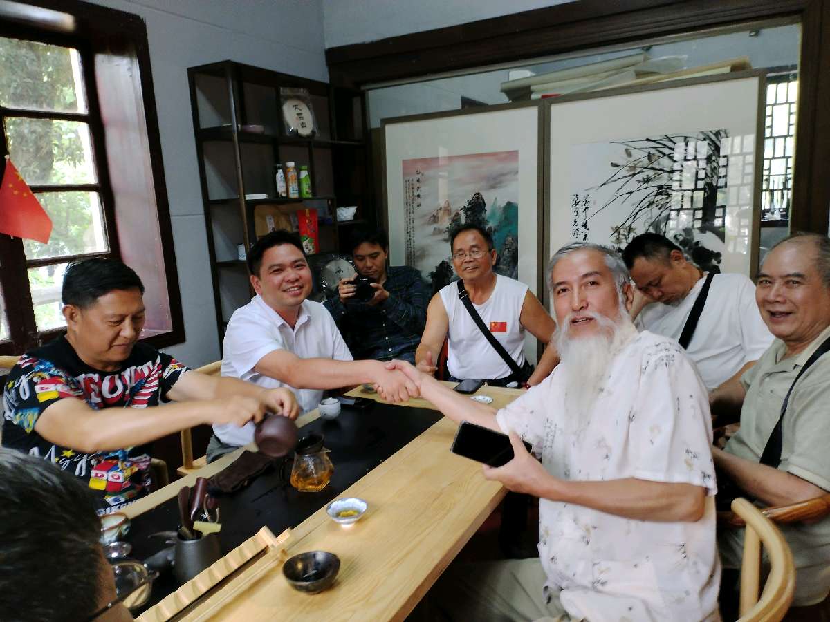文促会搭台-各方携手参与∥公益性带动商业经济发展∥大桂林旅游名城景点-古南门上榕树楼放歌∥中国桂林都市漓江诗书画社微刊总（第92集）（图14）