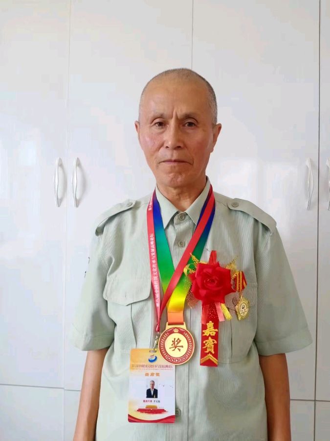 《党员楷模》（共五首）作者:三人同行‖主播:鲁冰花【中国现代诗歌文化传媒】现代♬ 馨声（图11）