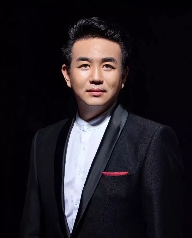 著名朗诵艺术家杨召江朗诵当代著名诗人碑林路人作品《我是苍鹰》(图2)