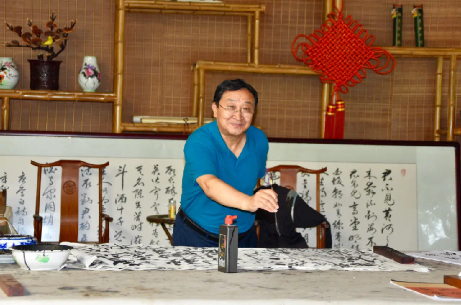 金奖喜讯｜梁敬岩应邀新创歌曲《兵之梦》著名男中音歌唱家高红兵演唱喜获金奖电视直播25天