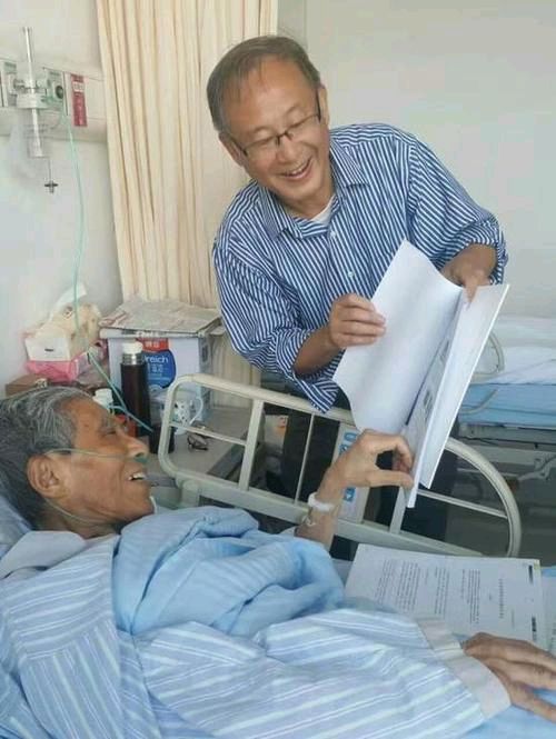 《站在老师窗前》写在第39个教师节‖作者:银建基‖主播:李金钟【中国现代诗歌文化传媒】现代♬ 馨声（图5）