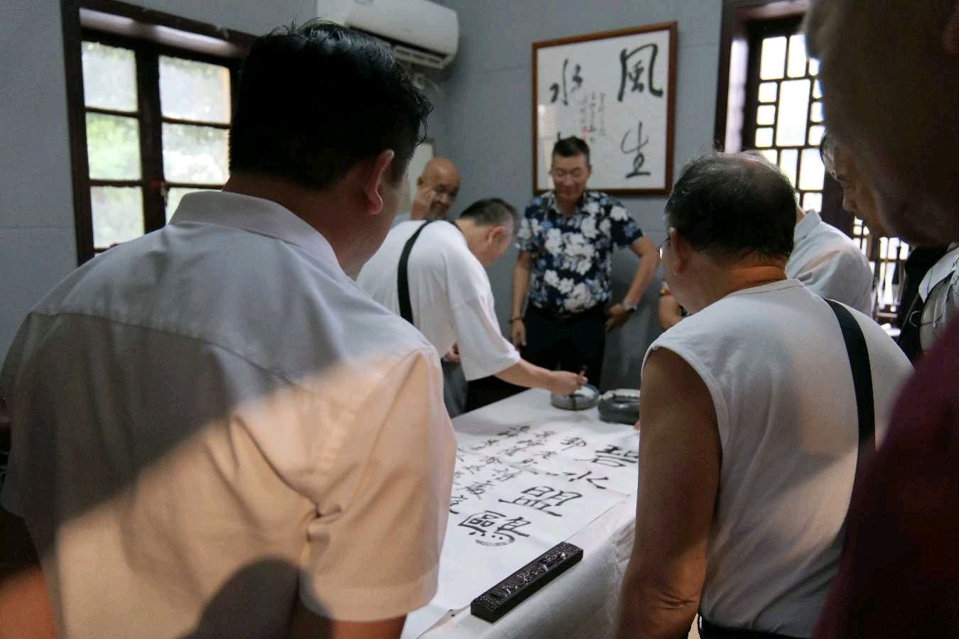 文促会搭台-各方携手参与∥公益性带动商业经济发展∥大桂林旅游名城景点-古南门上榕树楼放歌∥中国桂林都市漓江诗书画社微刊总（第92集）（图40）