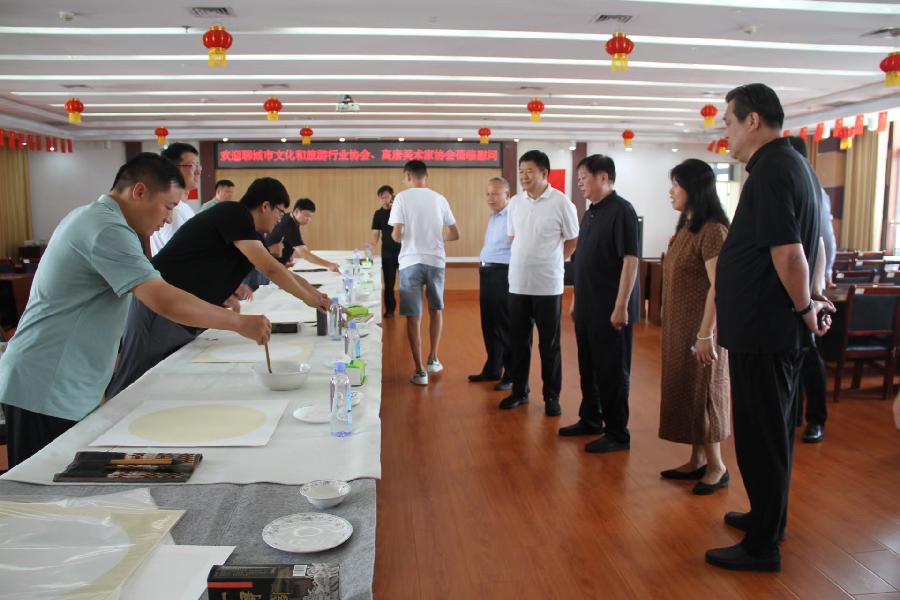 聊城市文化和旅游行业协会联合高唐县美术家协会、正信味业赴市社会福利服务中心开展慰问活动(图6)