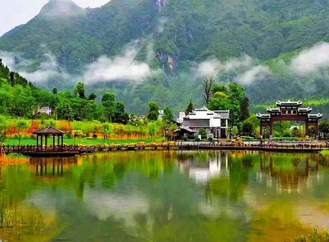 巫山一段云·贵州行（文/张华兴）……莲叶之珠文学社