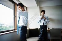 《在三楼望向一楼的美》作者:孟梦【主播:芳草青青】【桃源国际诗歌集团】用声音传递温暖致敬人生♬（图7）