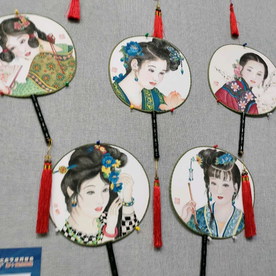 庆祝吉林市汇展中心绘画扇展出 作者孙秀兰（图6）