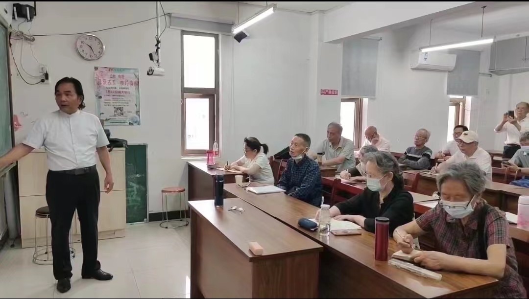 武汉市武昌区南湖老年大学文学鉴赏班师生诗作-教师节专辑-第二辑 京津沪头条（图3）