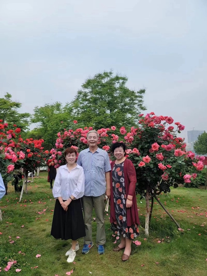 武汉市武昌区南湖老年大学文学鉴赏班师生诗作-教师节专辑-第二辑 京津沪头条（图7）