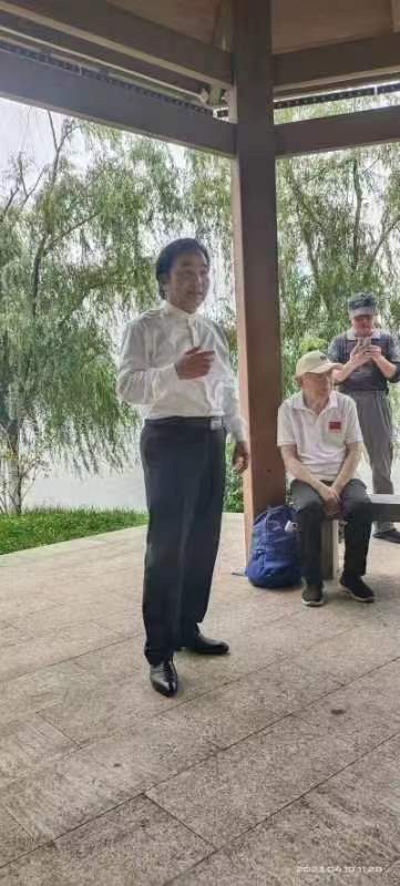 武汉市武昌区南湖老年大学文学鉴赏班师生诗作-教师节专辑-第二辑 京津沪头条（图11）
