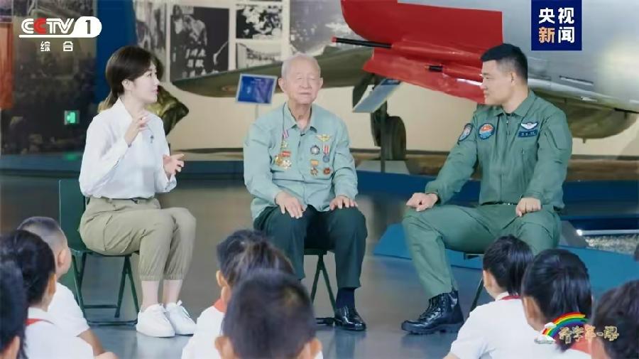 七绝·观看央视直播《开学第一课》(文/邹晓华)……莲叶之珠文学社(图6)