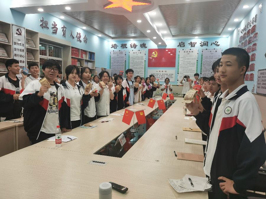 勐腊一中高快作文之星(2)许秀芬:誓为教育沃新花