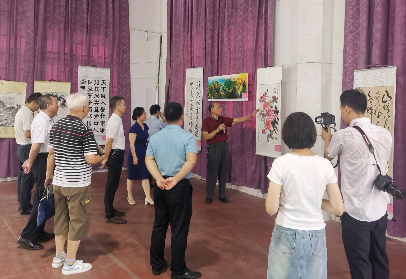 广西271地质队迎中秋.国庆书画摄影唯美佳作欣赏∥中国桂林都市漓江诗书画社(第103期)(图24)