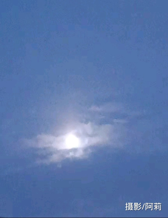 初晴黄昏出秋月 原作/梁立锋