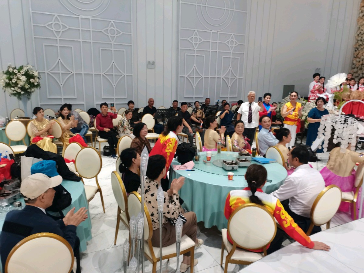 【中國新聞詩雯網】监利市老干局霞满天志愿者协会庆国庆迎六运（图7）