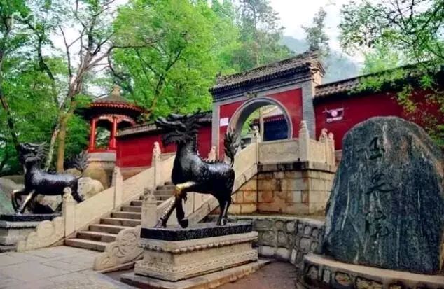 【荣耀中国】黄龙寺扫塔林作者/风雅（江西）（图3）