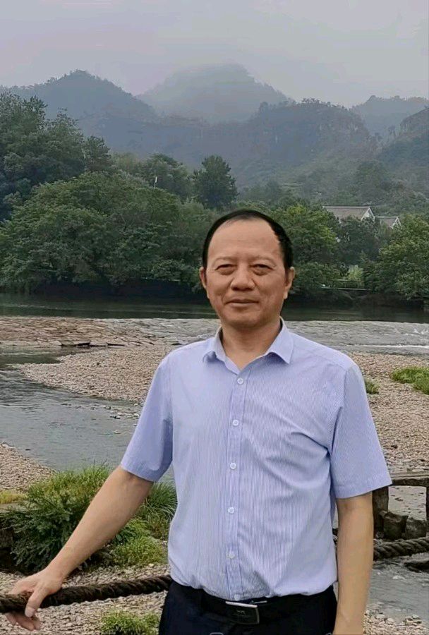 《黄河壮歌》作者/和为剑 谨以（此诗）纪念人民领袖毛泽东主席诞辰130周年 朗诵/华人诗社朗诵团 主编/胡琴（图7）