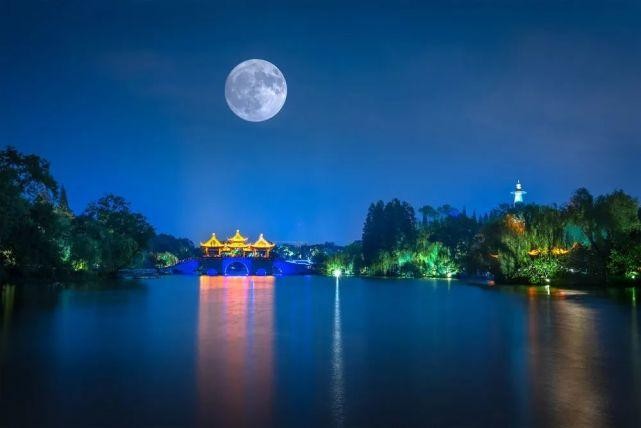 【海上生明月，天涯共此时】张建国//行香子•西湖赏月（图6）