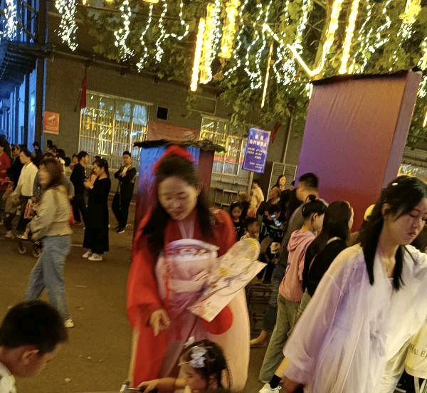诸葛里中秋游园会 原作/梁立锋（图25）