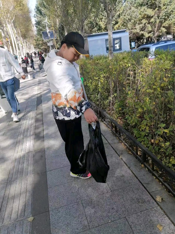 从小奉献爱心 方能成就人生（图2）