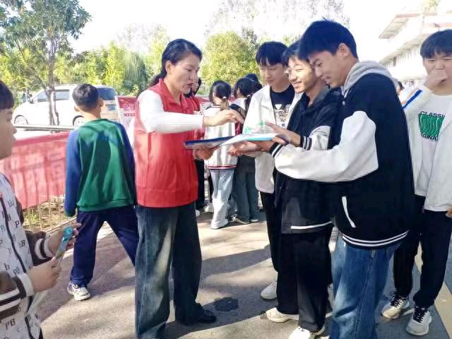 【中國新聞詩雯網】界首市光武镇平安建设法治宣传进校园、安全意识入“人”心（图9）