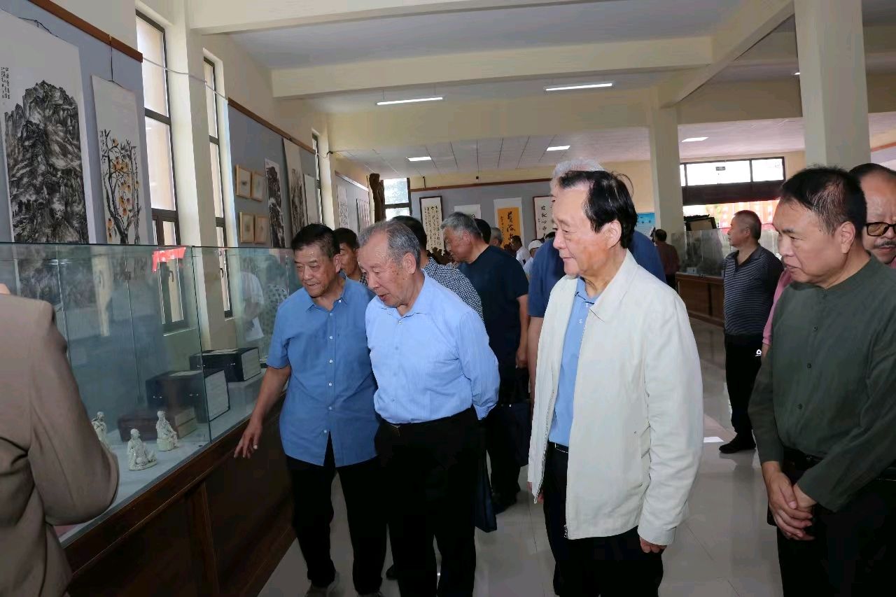 笔墨庆国庆 献出家国情 “庆国庆山东省枣庄市书画名家作品展”热烈而隆重（图7）