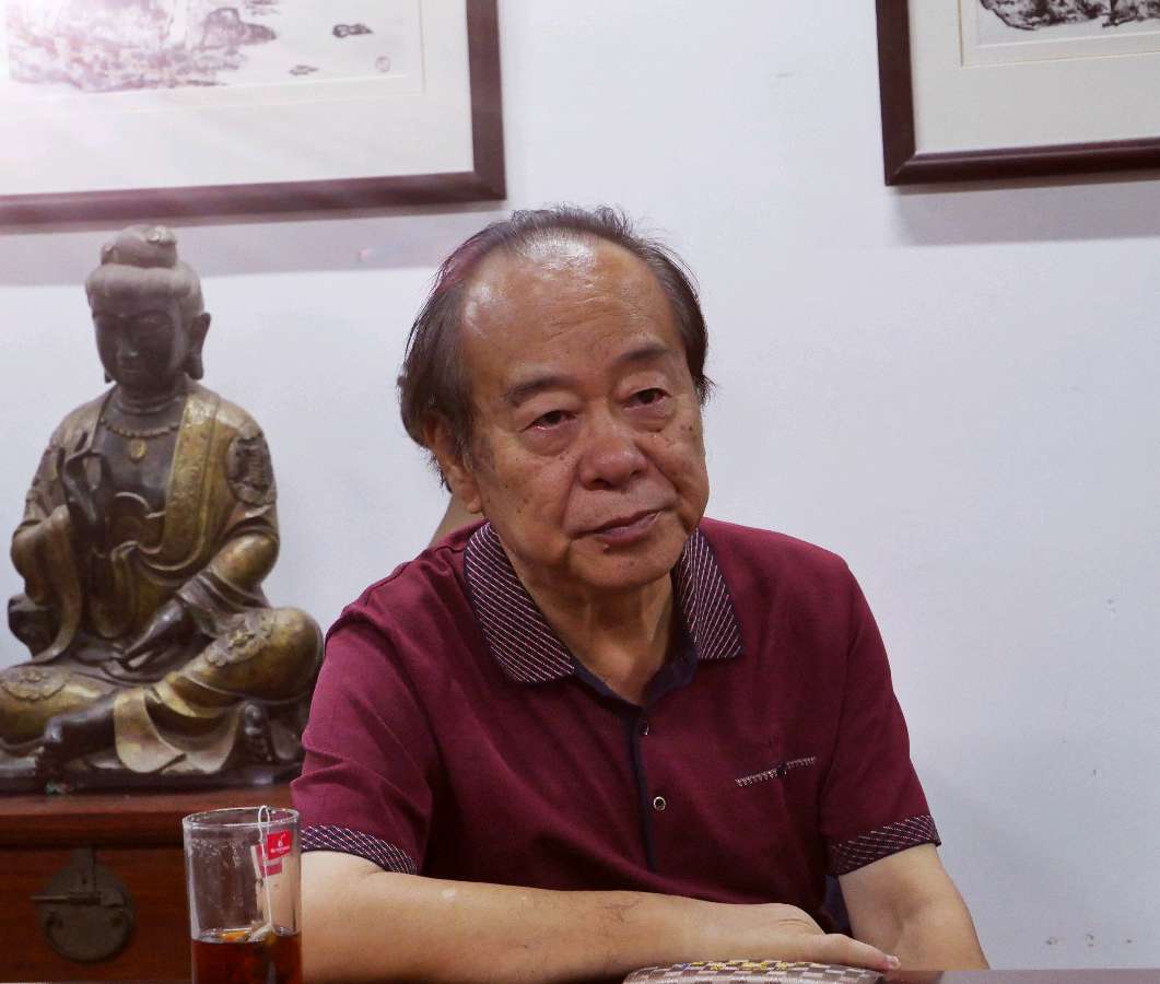都市名家专栏 // 耿建华 :古稀自遣步牛骍兄韵