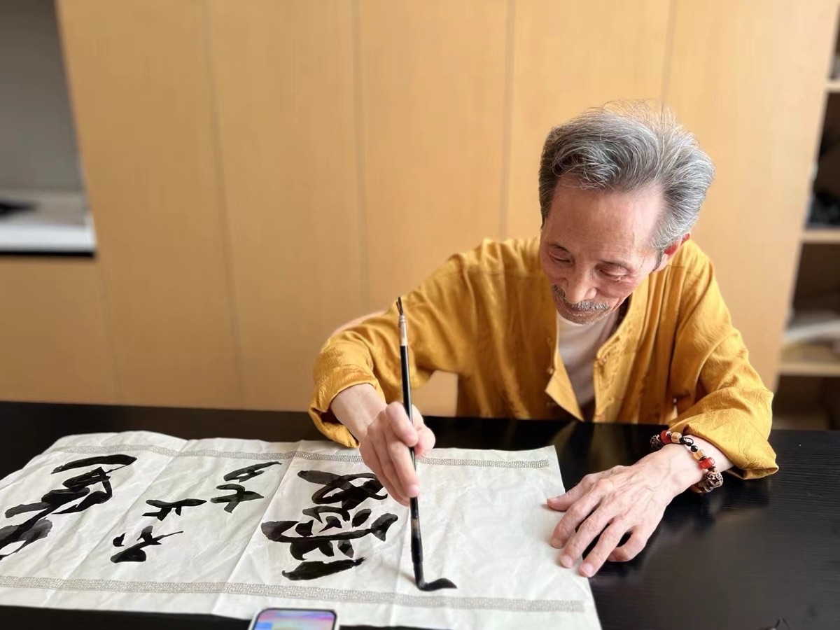 《七律. 走笔挥毫领风骚》文：崔怀强【北欧总社】世界诗人名人展（10595）（图3）