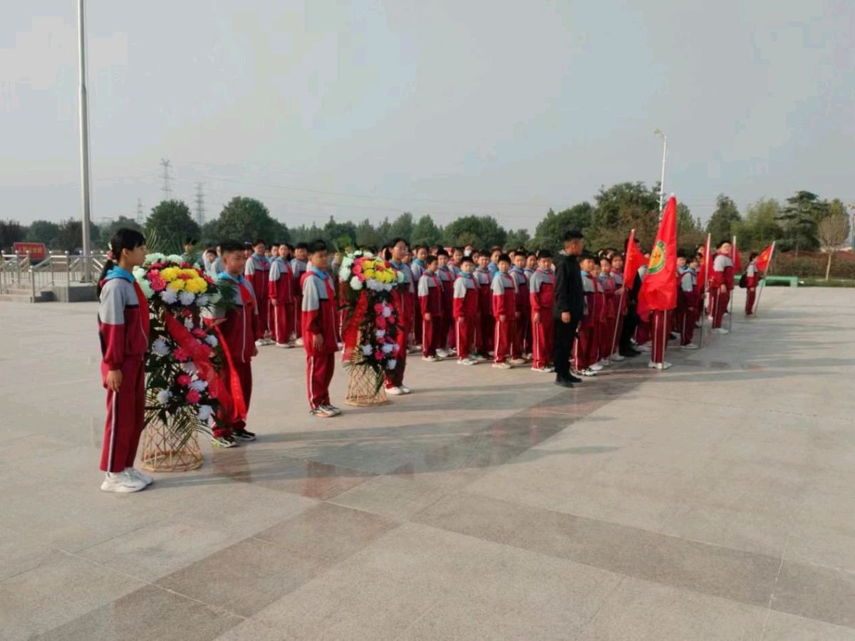 中国农科院灌溉研究所研学基地组织新乡市三十二中学生走进新乡县七里营毛主席视察田等地参观研学
