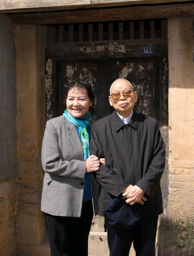 《百岁将军的故乡情》联机全球发布叶子青青作品（图9）