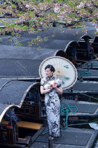 《藏起来的爱》作者:蓝精灵【主播:悠闲】【桃源国际诗歌集团】用声音传递温暖以诵读致敬人生♬（图6）
