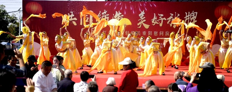 全囯文明村：湖北武穴市梅川村为80名老人送上重阳节贺节大餐（图6）