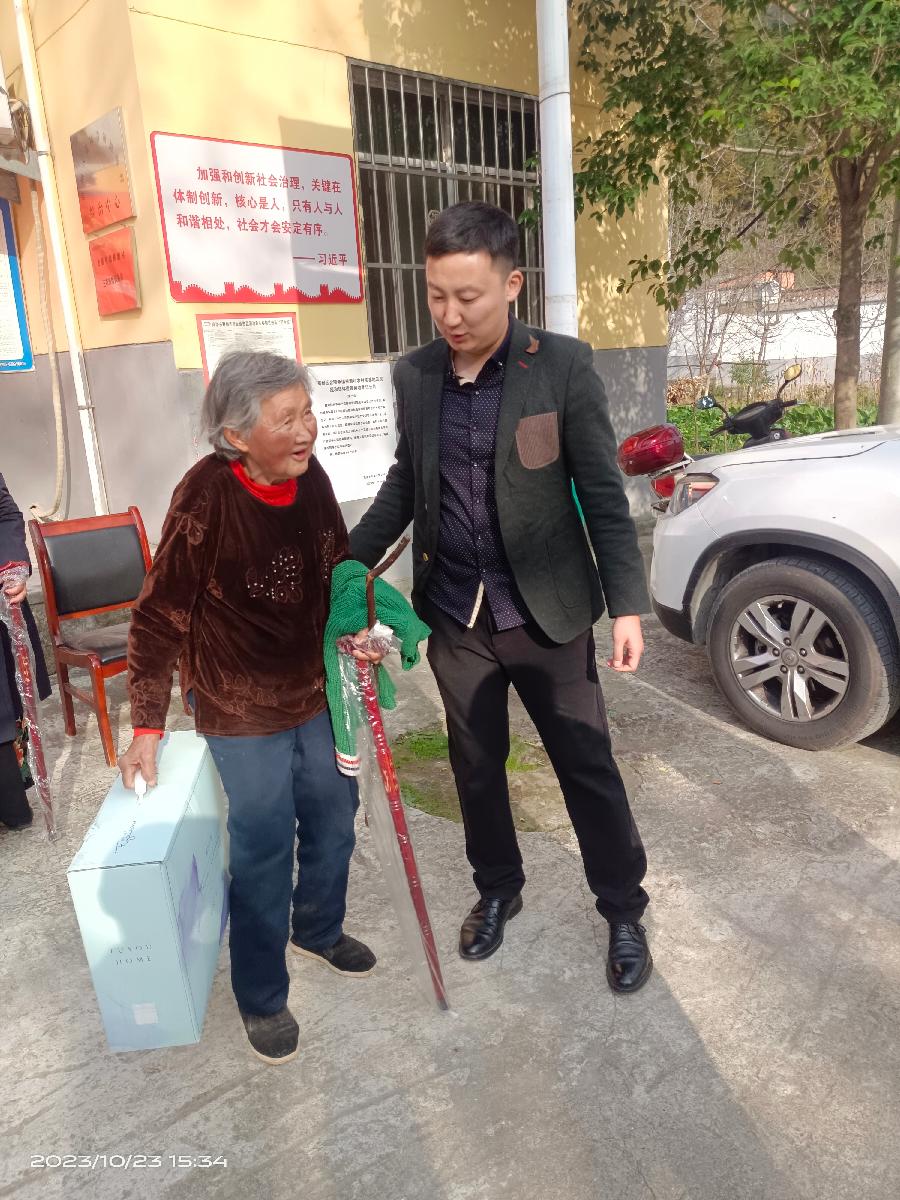 情暖重阳,关爱老人:商州区民政局公益在行动(图6)
