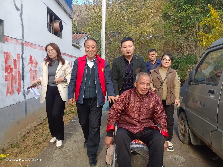 情暖重阳,关爱老人:商州区民政局公益在行动(图10)
