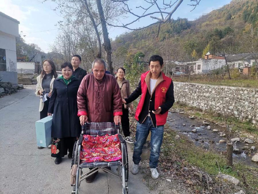 情暖重阳,关爱老人:商州区民政局公益在行动(图11)