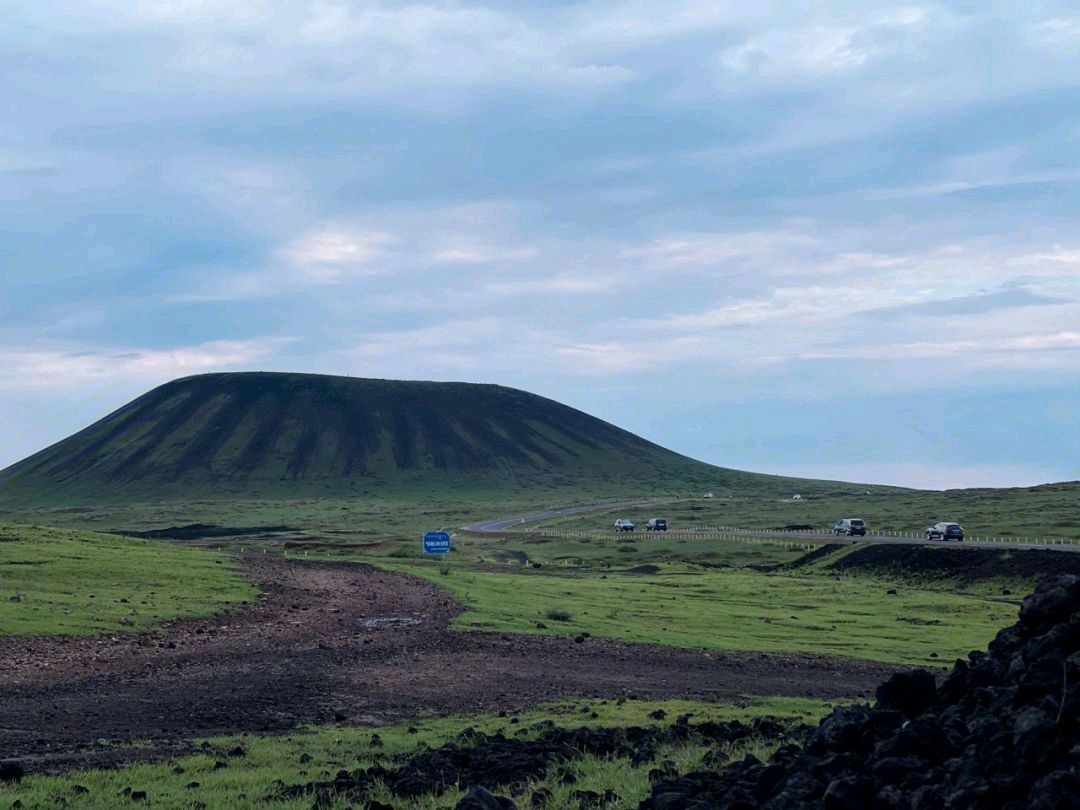 〔诗歌·乌兰哈达火山〕 作者/李文元（图3）