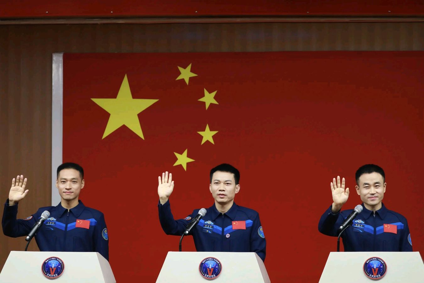 祝贺神舟十七发射取得圆满成功（图2）