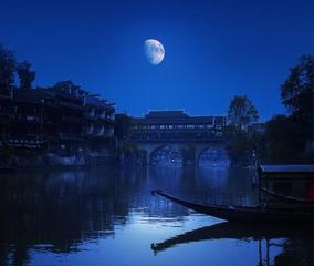 《思念，坠弯了家乡的那弯明月》作者:冬日的阳光【主播:玲子】【桃源国际诗歌集团】桃源♬ 馨声（图7）